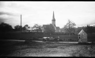 Vue sur l’Eglise Saint Pierre du bas Houlbec, 1923
